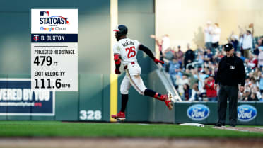 Byron Buxton pega jonrón de 479 pies
