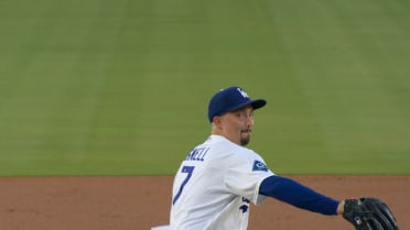 Snell poncha a 10 en su regreso