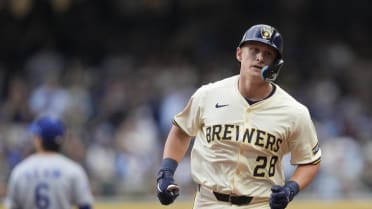 Andrew Vaughn's three-run home run (6)