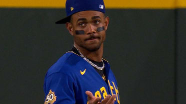 Julio Rodríguez's catch confirmed after challenge 