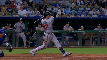 Doblete de 3 carreras de Austin Riley