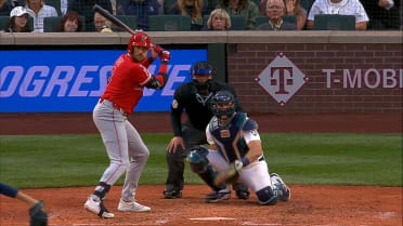 Josh Lowe collects a pair of doubles vs. Mariners