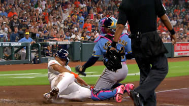 Jake Meyers hits RBI single after review