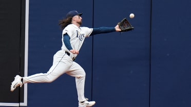 Ryan Vilade makes incredible catch to start DP