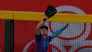 Corbin Carroll salta y captura 