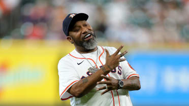 Bun B realiza lanzamiento ceremonial