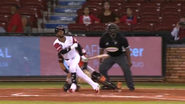 Taylor conecta cuadrangular de tres carreras