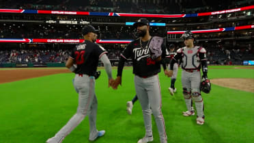 Yoendrys Gómez sella el triunfo de los Twins