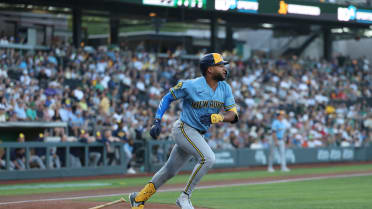 Jackson Chourio's two-run home run (5)