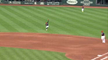 Ozzie Albies' leaping catch