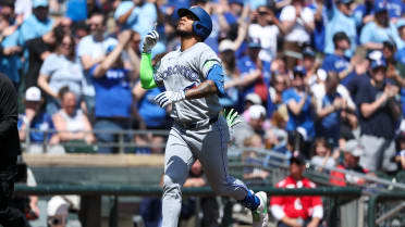 Lenyn Sosa's first home run of the year