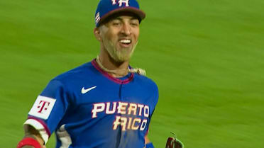 Eddie Rosario starts an electric double play