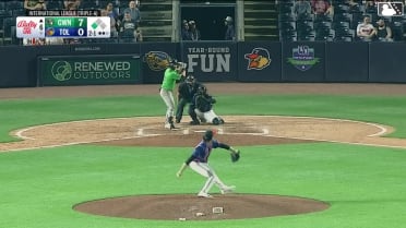 Patrick Clohisy singles on a ground ball to shortstop Andrew Navigato. Adam Zebrowski scores.
