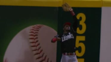 Lake atrapa largo batazo de Reyes