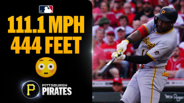 Oneil Cruz da jonrón solitario 