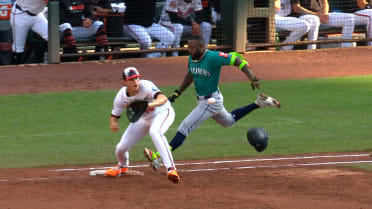 Randy Arozarena ruled safe after an Orioles challenge