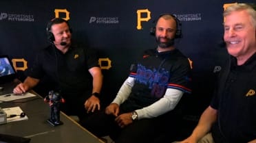 José Bautista se une a la cabina de los Piratas