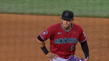 Ildemaro Vargas' backhanded stop 