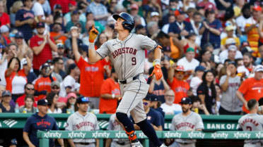 Zach Dezenzo's solo homer (1)