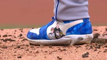 José Berríos dons custom Father's Day cleats