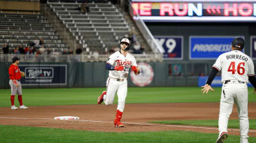 Ryan Jeffers pega jonrón solitario