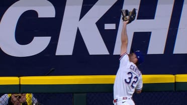 Evan Carter roba un jonrón a Cruz 