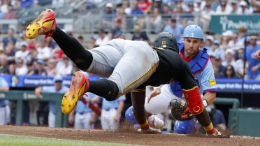 Acuña Jr., Olson's relay to nab Cruz at home