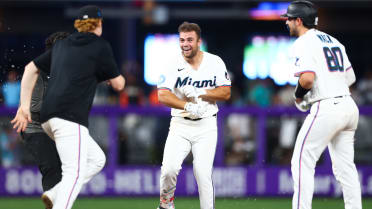 Jakob Marsee pega sencillo de oro