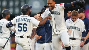 Julio Rodríguez walks it off against the Giants