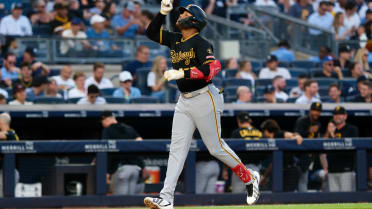 Esmerlyn Valdez's two-run home run (13)