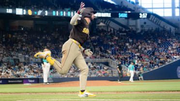 Jackson Merrill's go-ahead home run (15)
