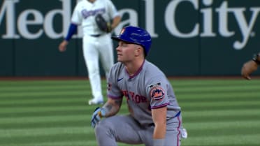 Ewing records most steals in a season by Mets rookie