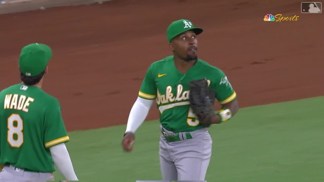 Tony Kemp sprints in to make incredible diving catch 