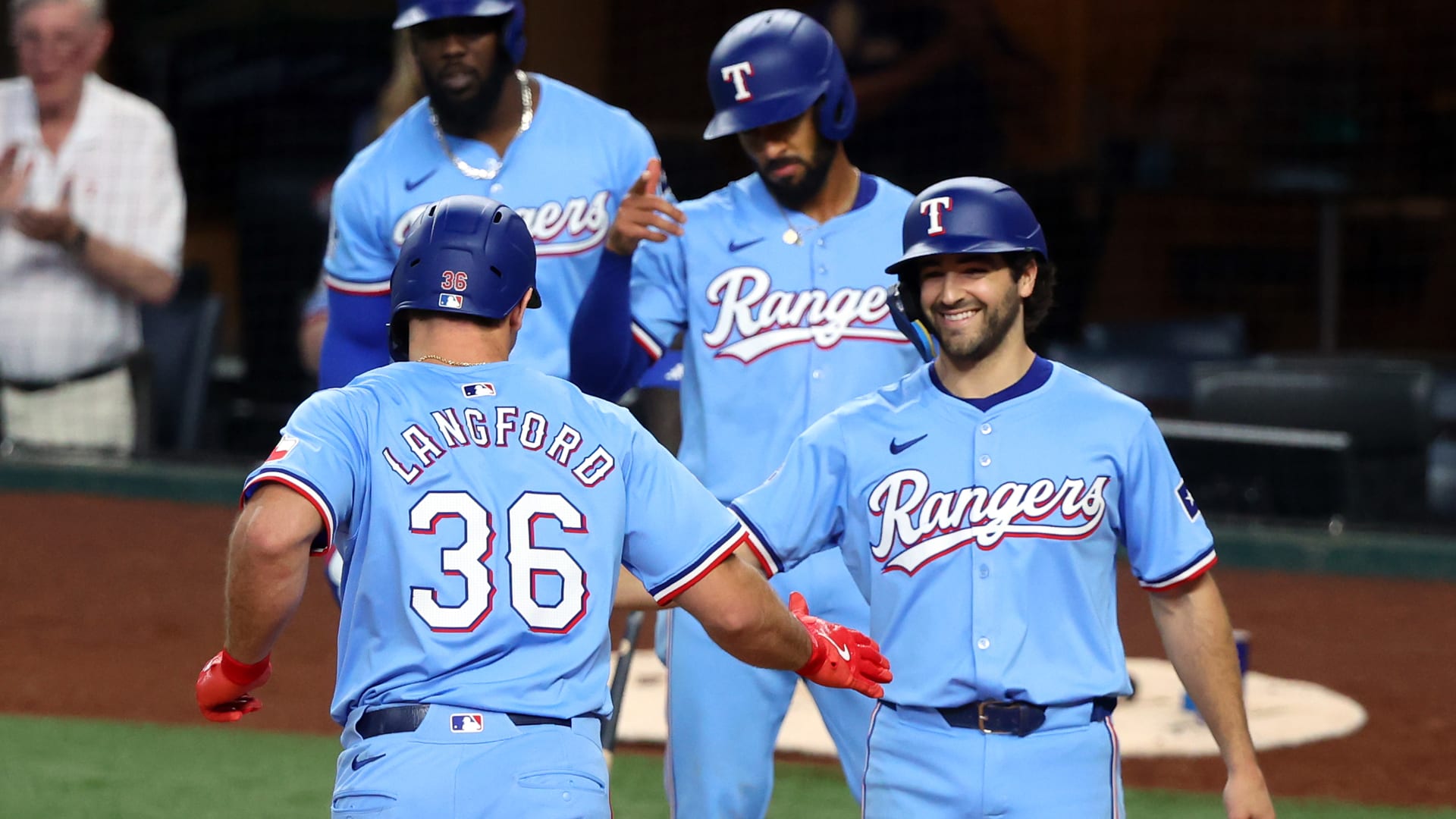Rangers beat Mariners on Marcus Semien walk-off