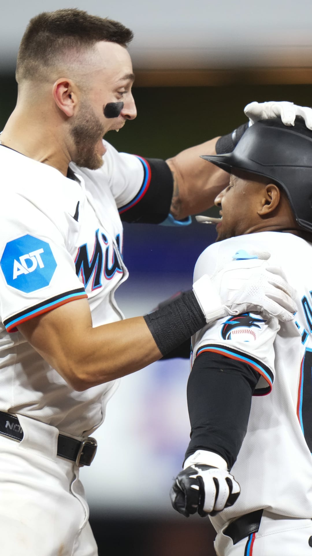 Juan Soto hits inspiring HR, then Jazz Chisholm Jr. walks it off for Yankees