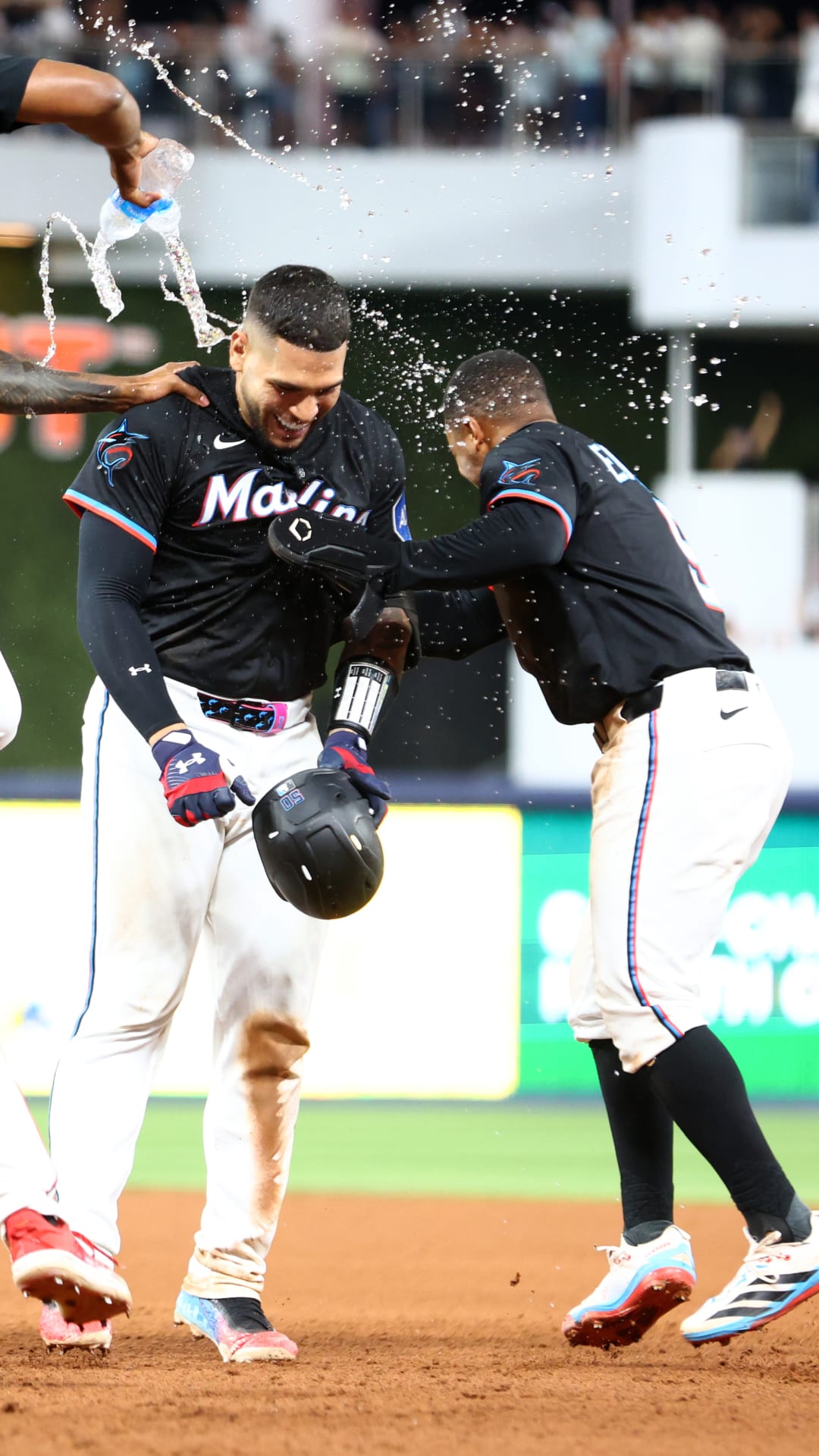 ザック・ネト、マリナーズ戦でサヨナラヒット