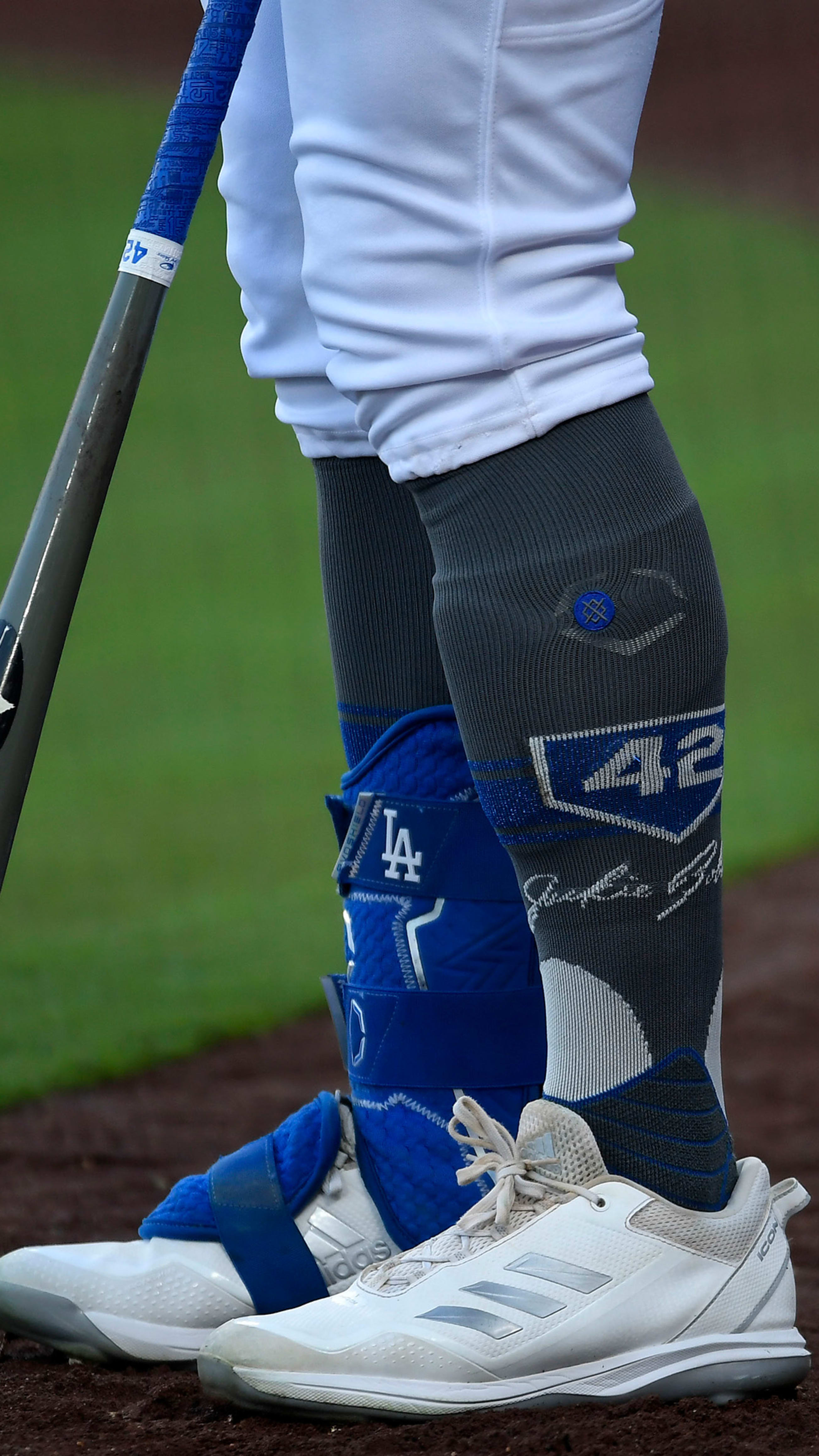 MLB Stories - MLB players' Jackie Robinson Day gear and cleats