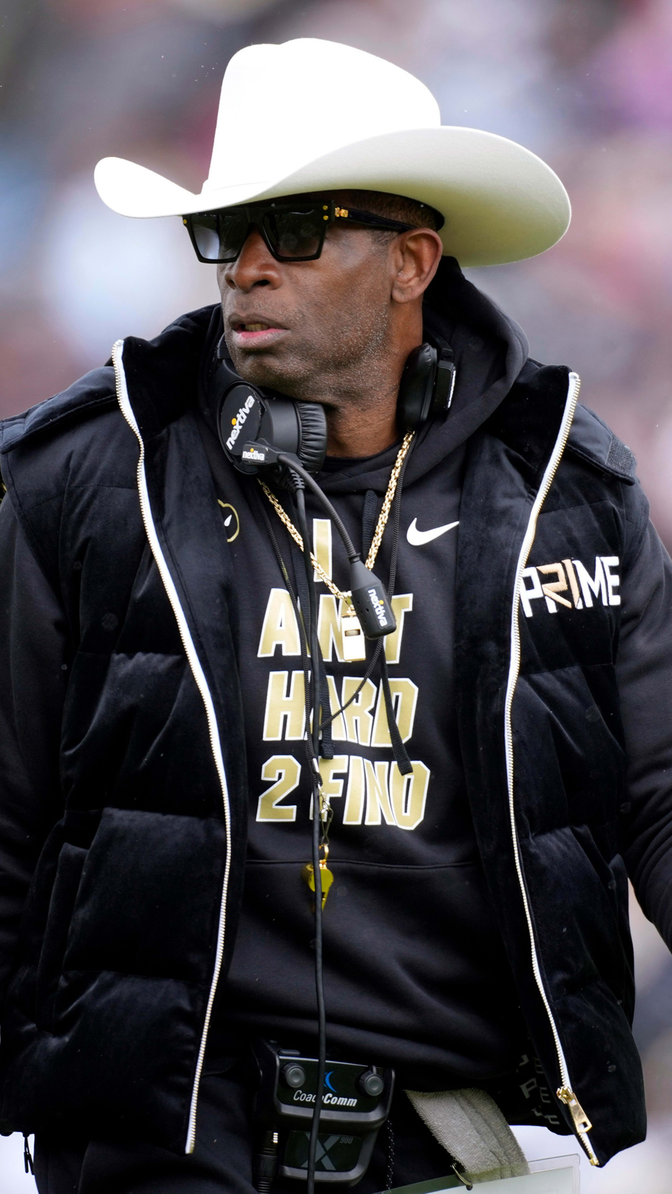 Deion Sanders has big game in 2001 return 