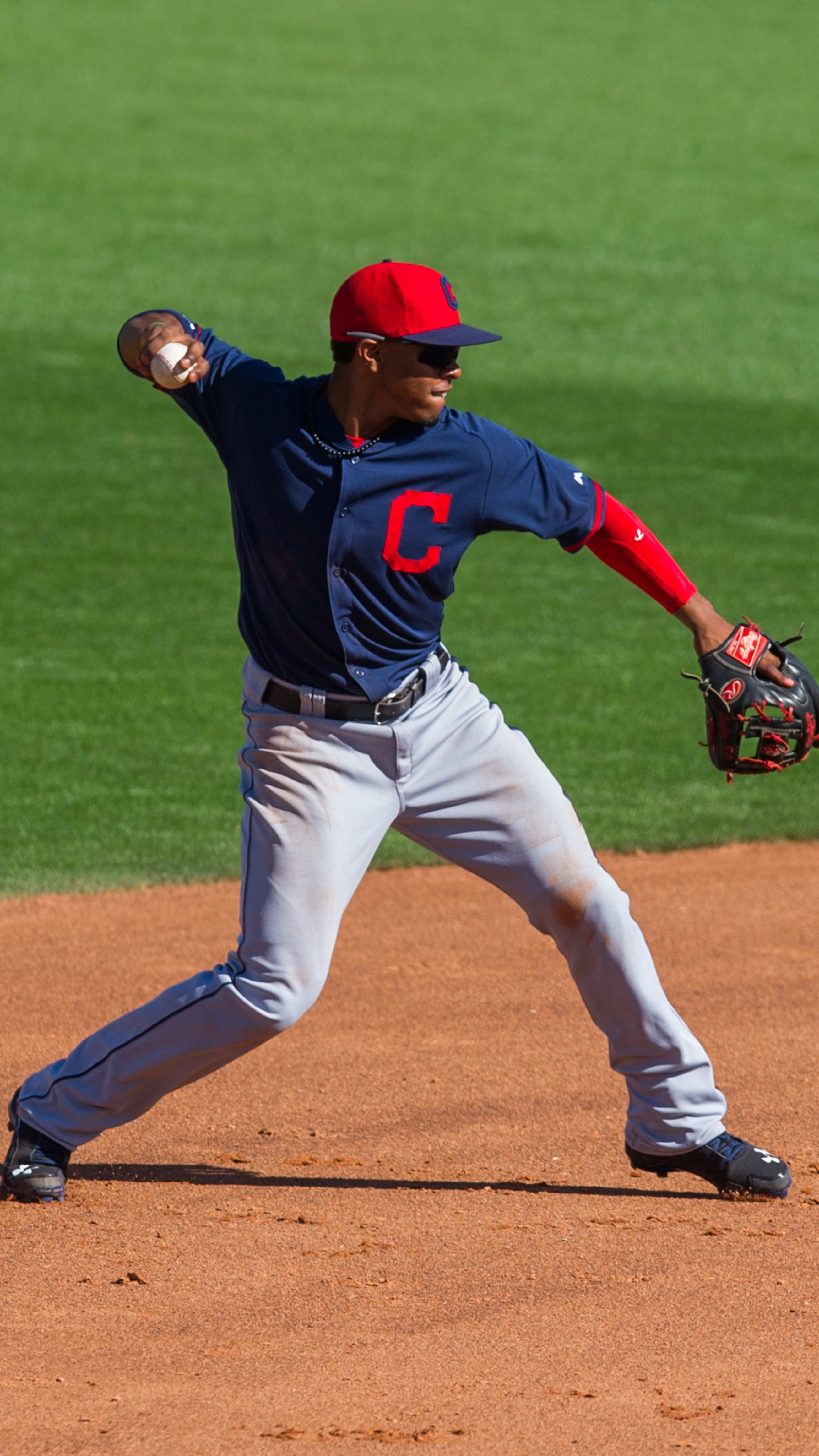 Francisco lindor sets home run record, win on Roberto Clemente Day