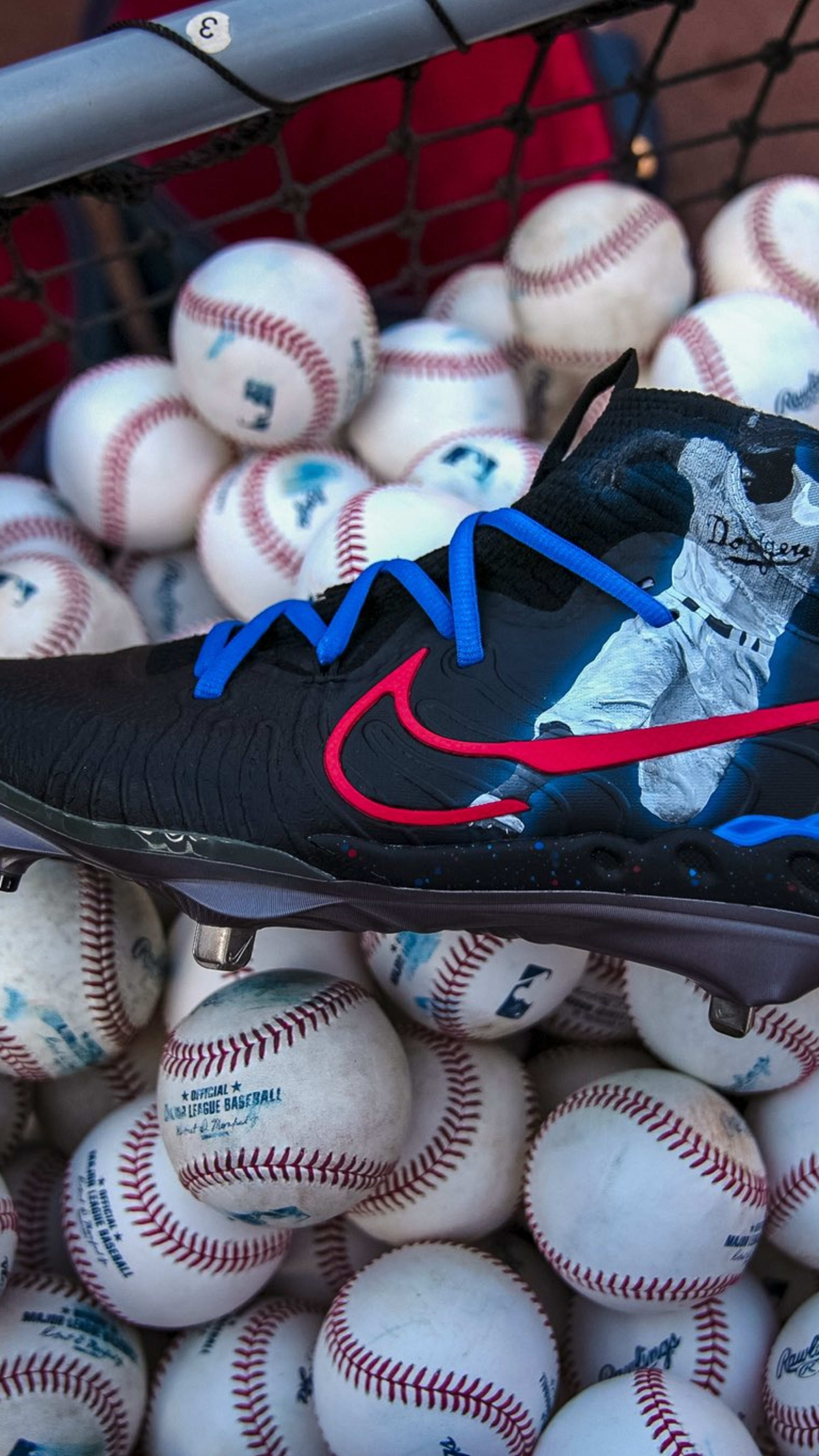 Byron Buxton wears custom Jackie Robinson Day cleats