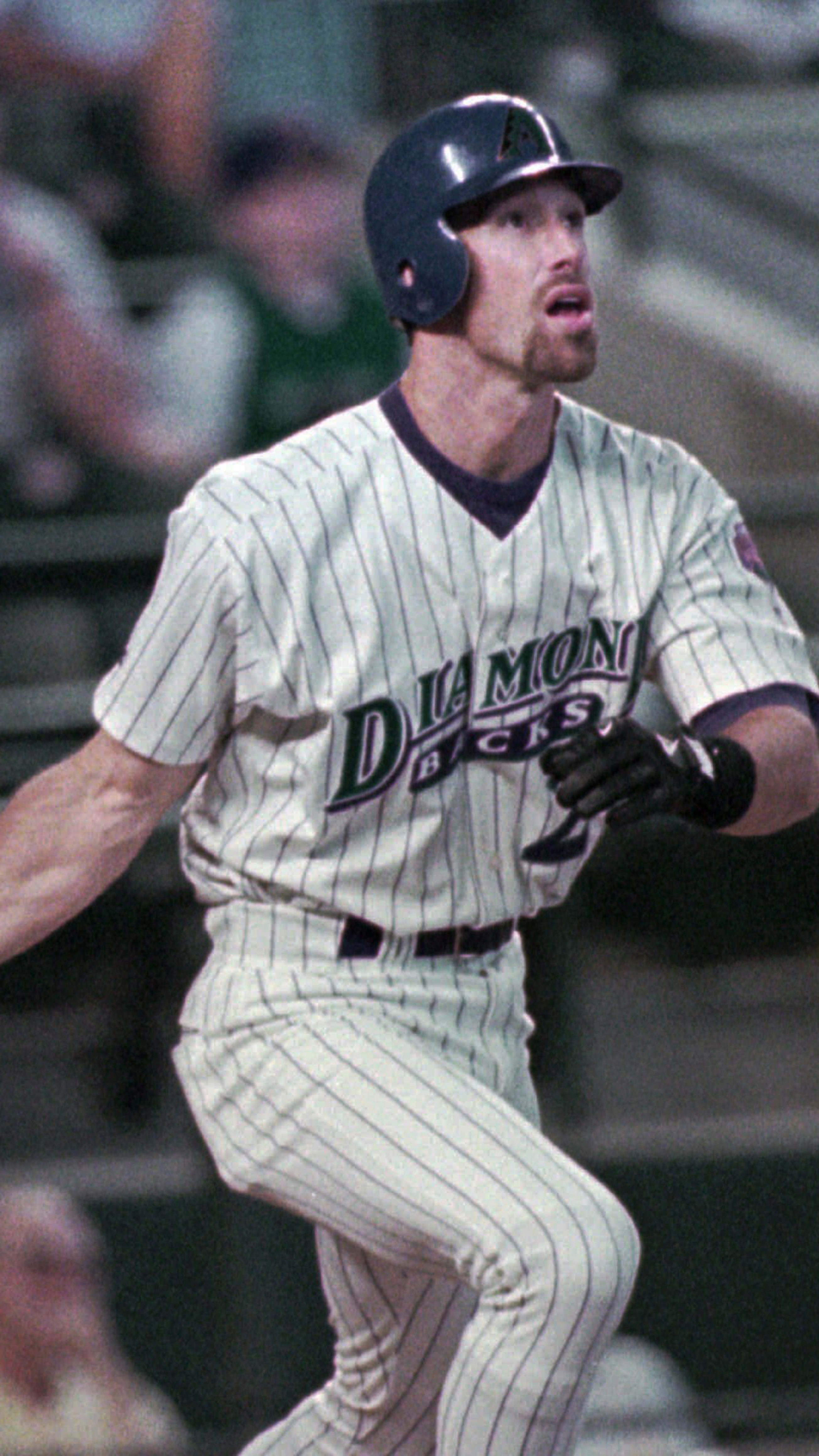 Diamondbacks' Luis Gonzalez tied major league home run record