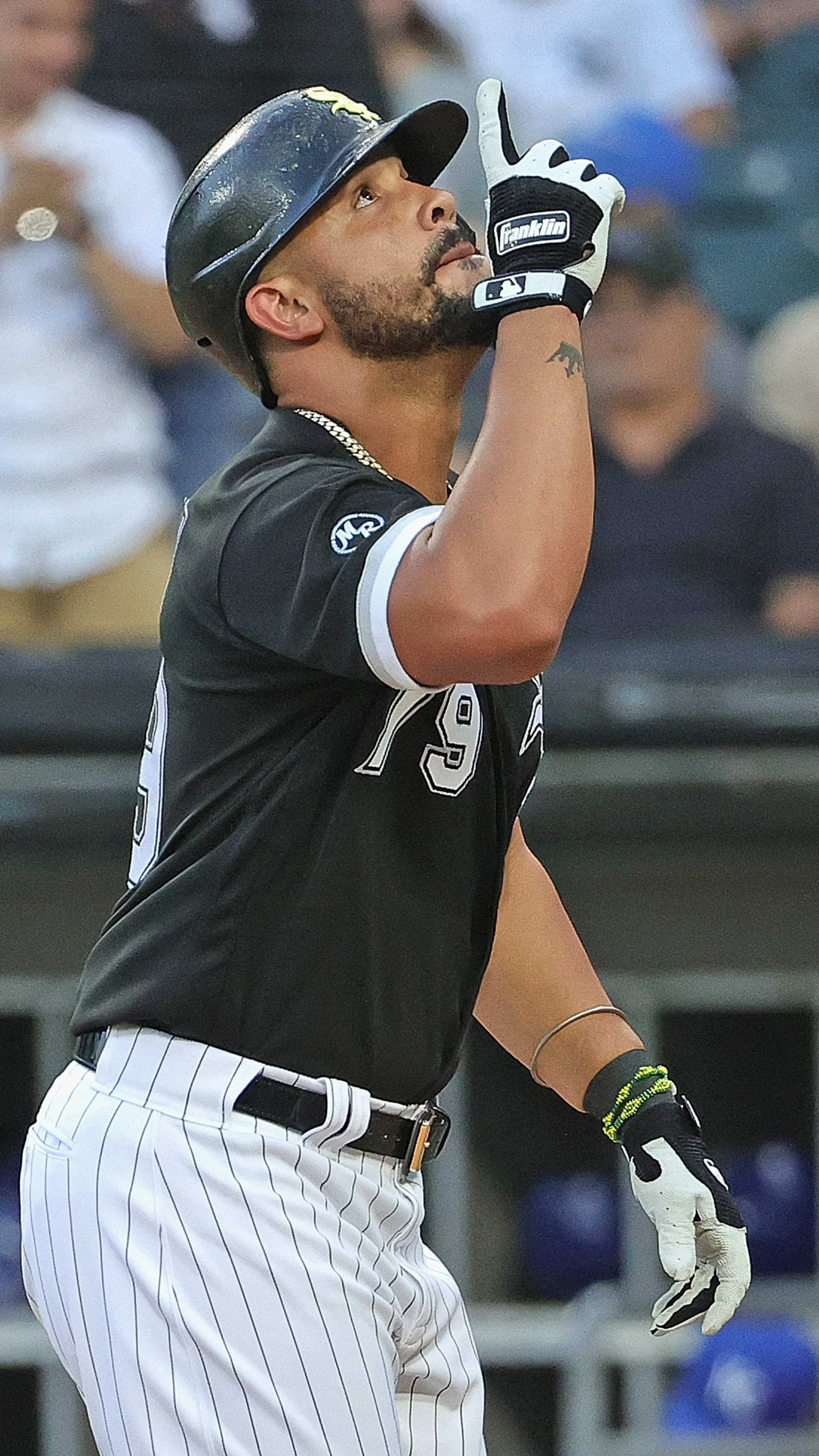 Jose Abreu's reunion with son a much-needed feel-good story for White Sox