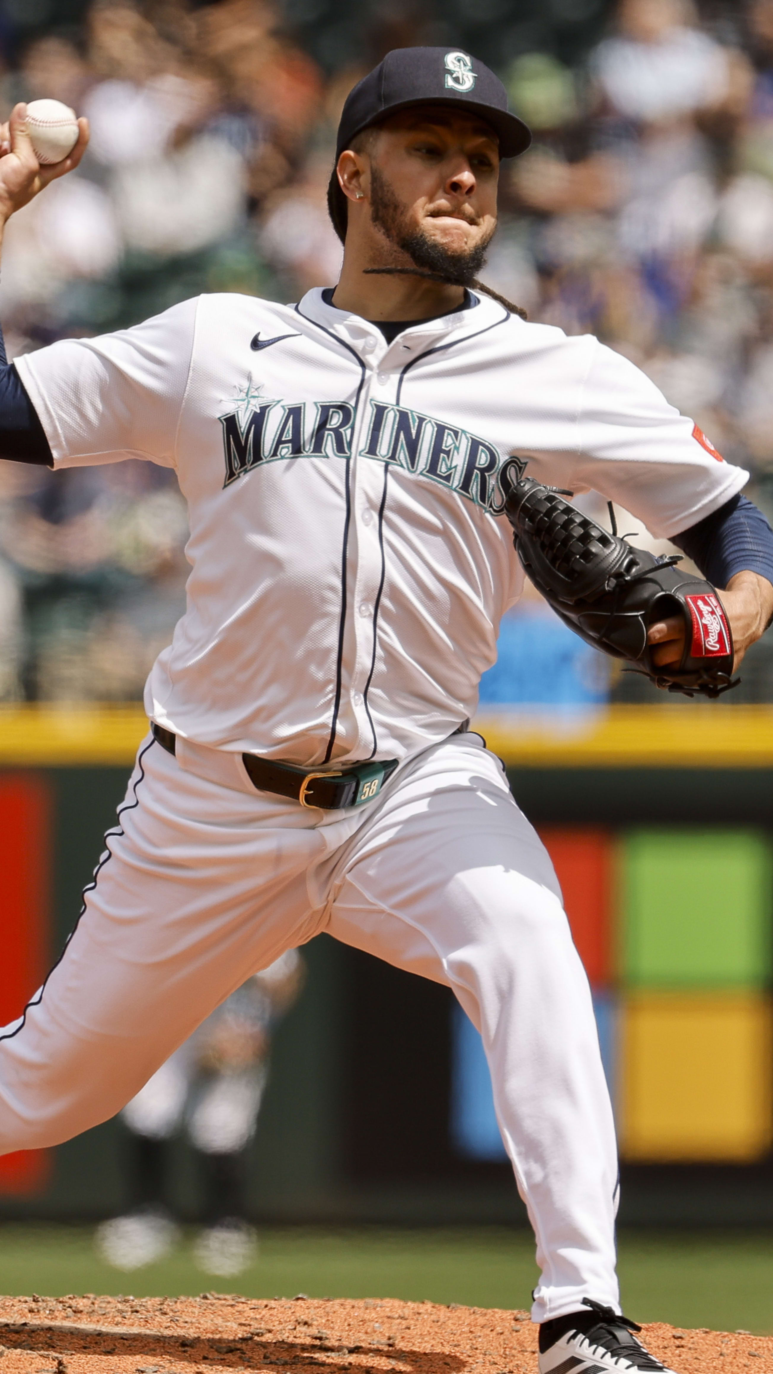 Garrett Crochet strikes out eight in Red Sox win over Mariners