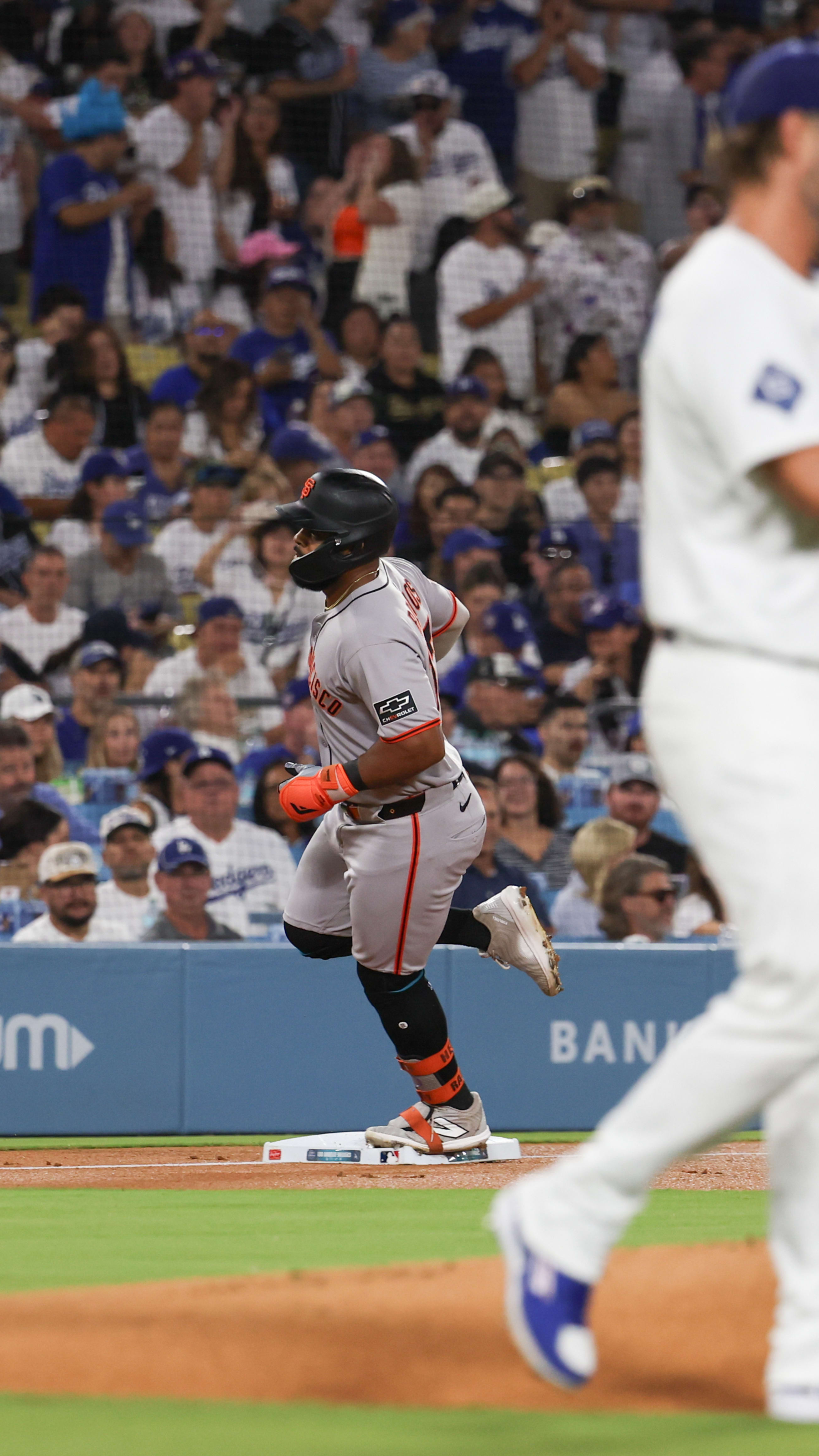 ドジャースのエース左腕、クレイトン・カーショウ、ホーム最終登板で涙