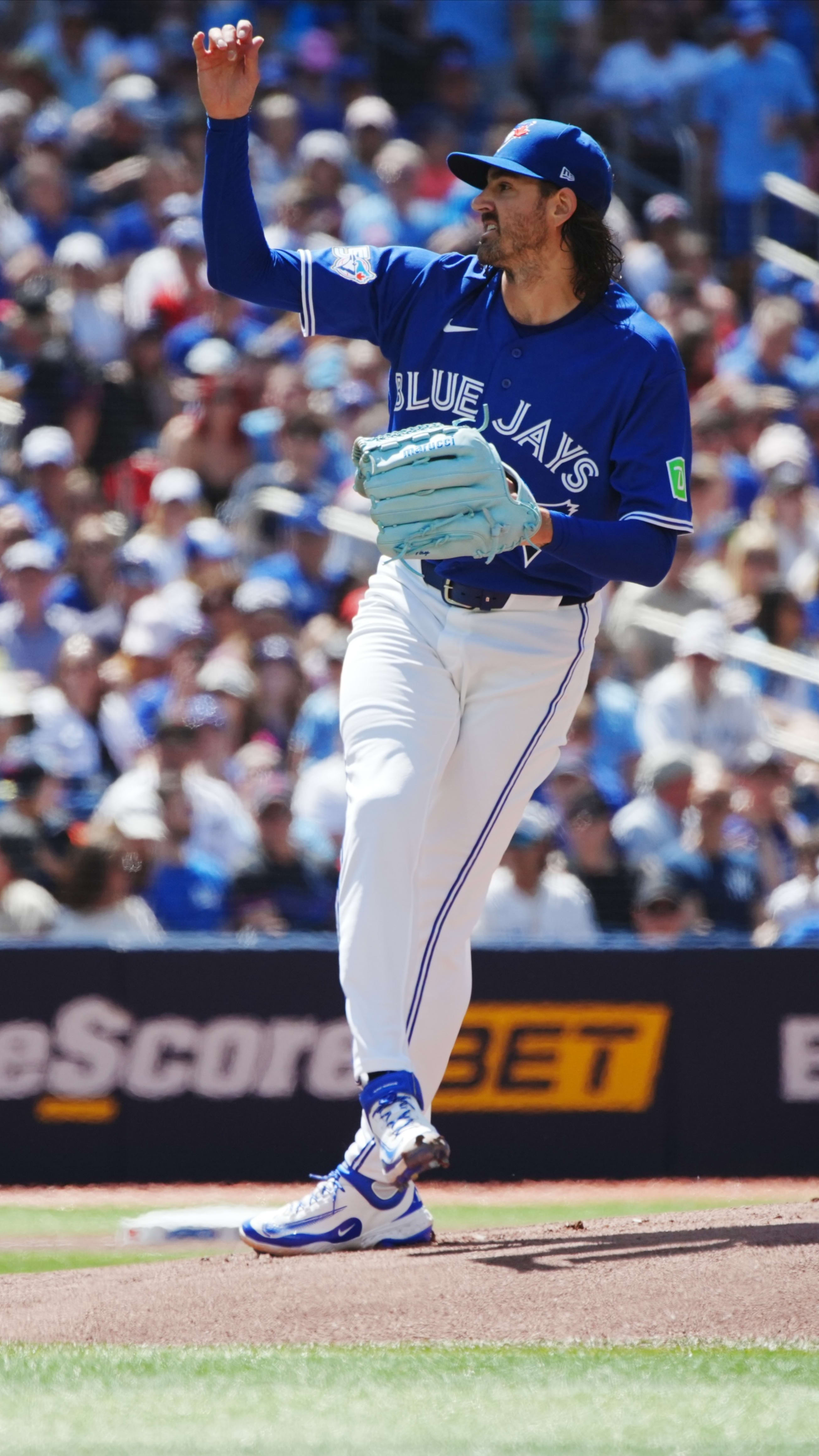 Kevin Gausman goes seven strong innings in Blue Jays' loss to Yankees