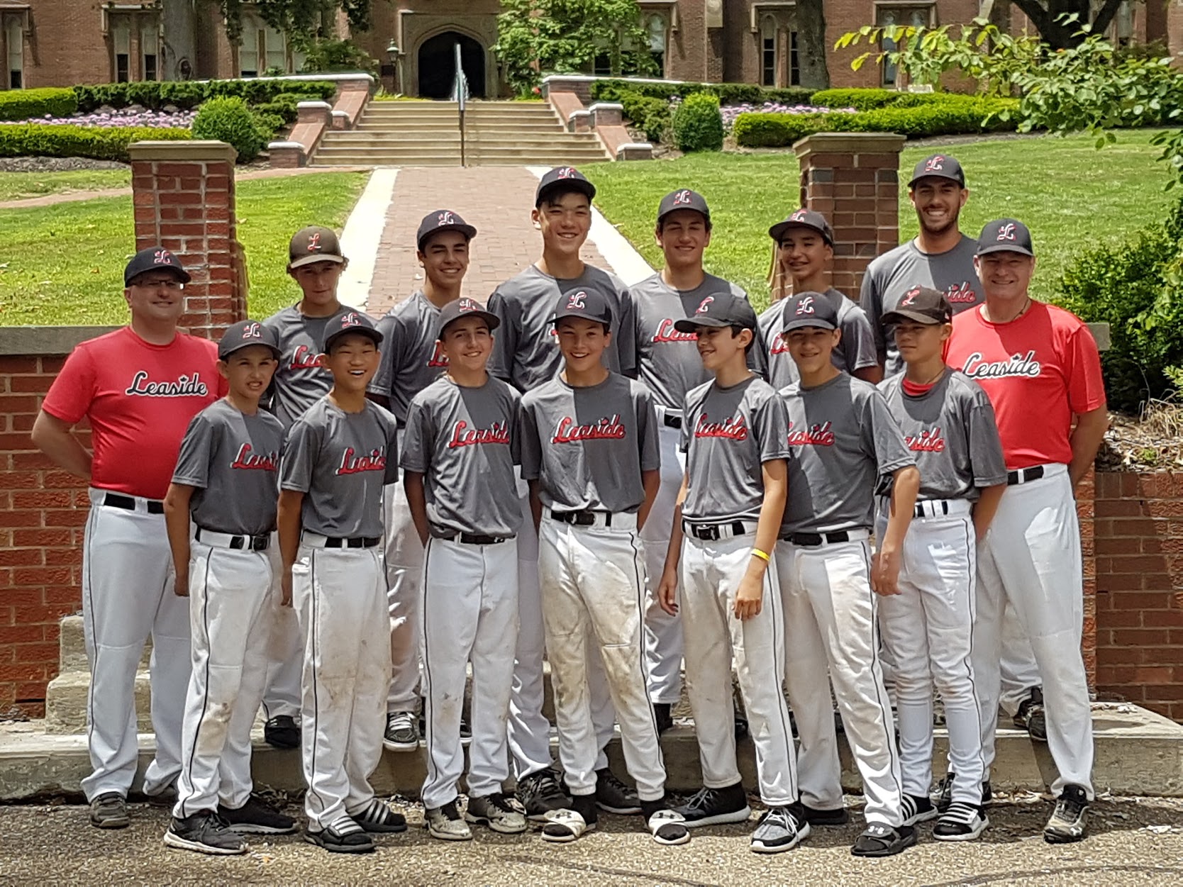 Zach Edey (center, top) at Beast of the East Tournament. He was 14. (Photo via Eric Stickney)