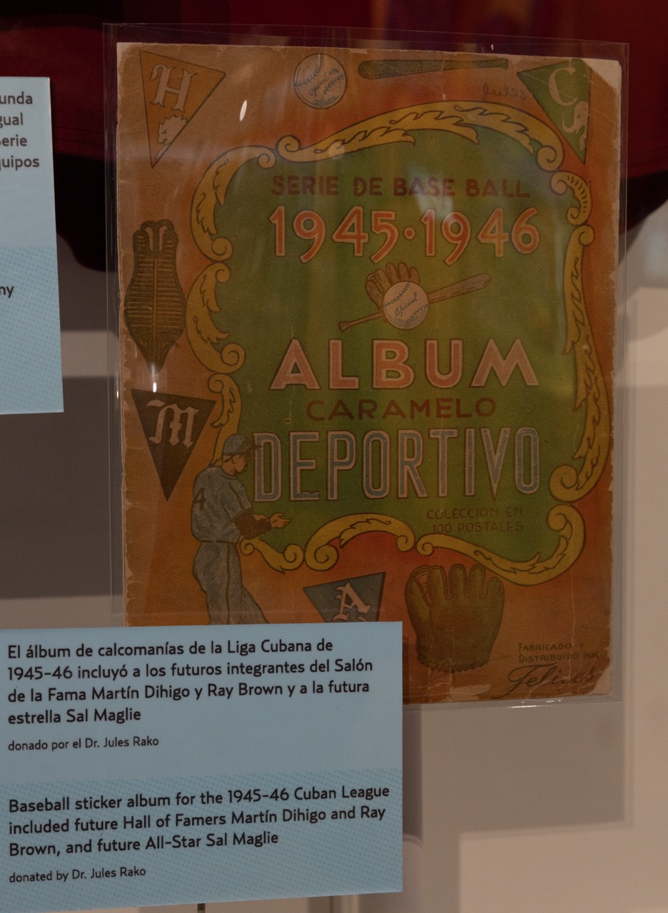 The Cuban Serie de Baseball sticker album. Milo Stewart Jr./National Baseball Hall of Fame and Museum.