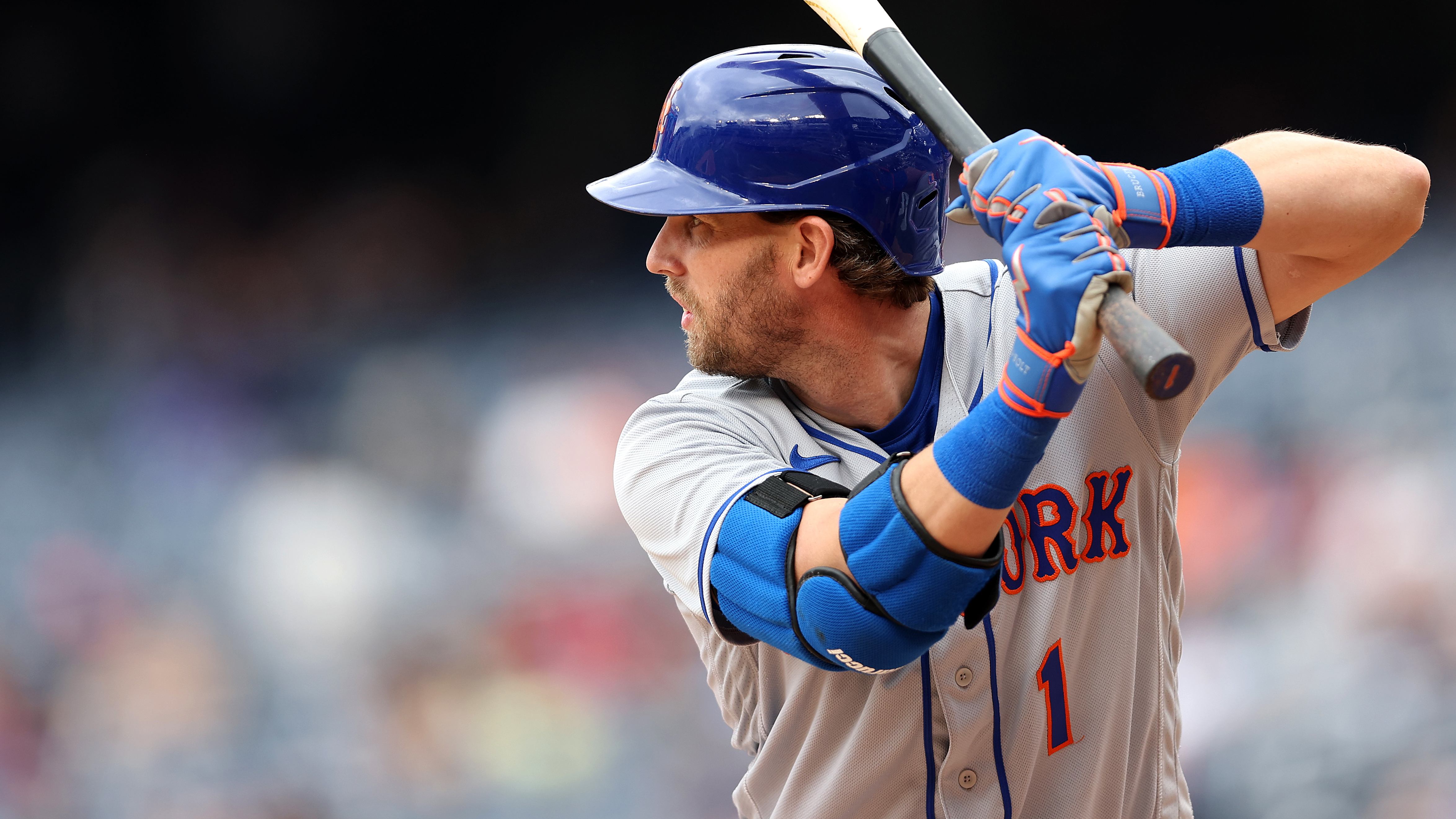 Jeff McNeil uses unusual bat with no knob