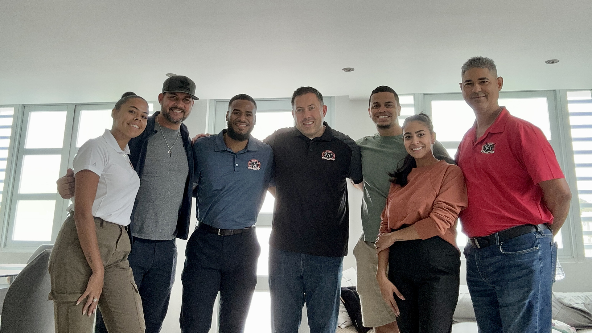 Fernando Cruz, his wife Omaley, B.A.T. PR consultants (Jayson Perez & Ivan Reyes) and B.A.T. representatives (Erik Nilsen, Eddy Tapia & Juliza Gracesqui)
