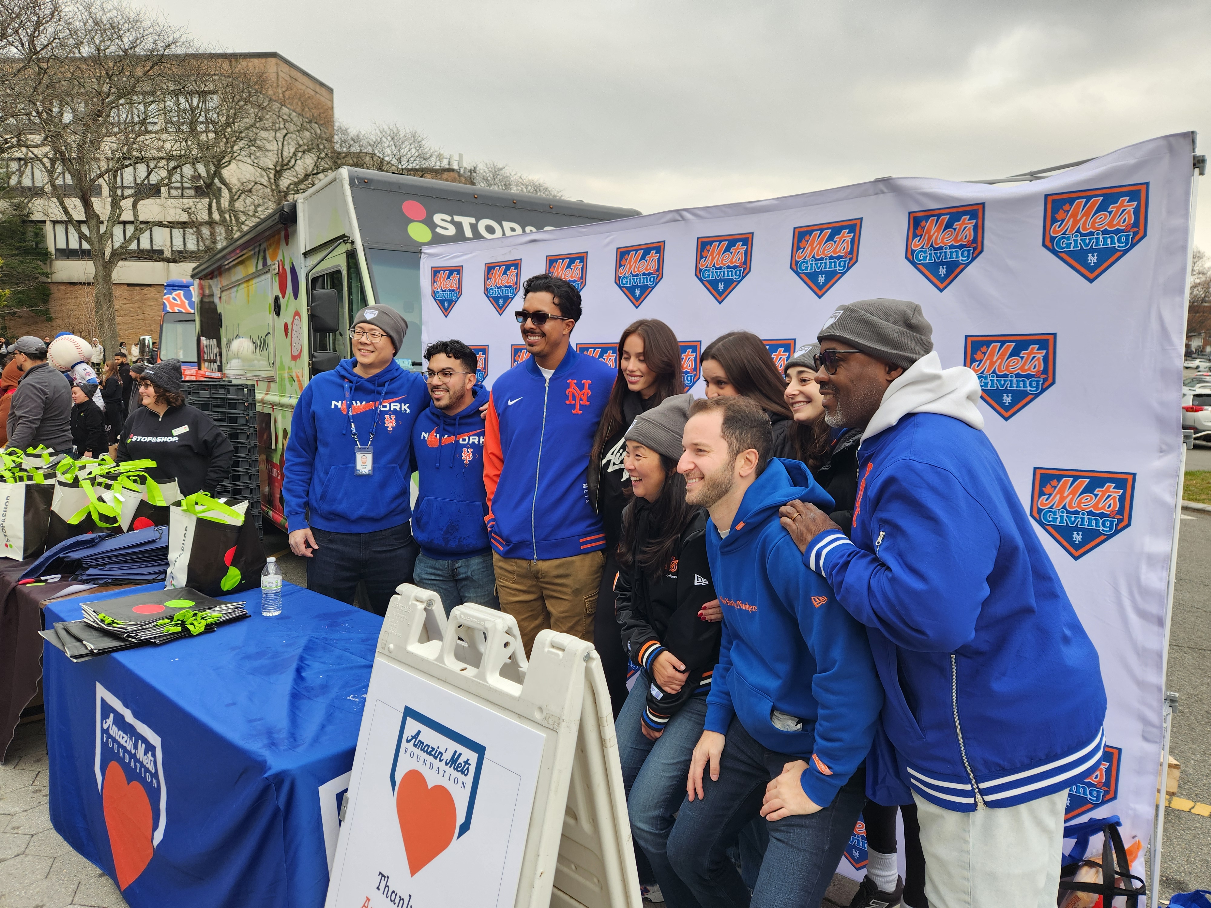 Sean Manaea and Mark Vientos light up New York as they spread Thanksgiving cheer across all five boroughs ⚡.ht – Sportnika linkxtop